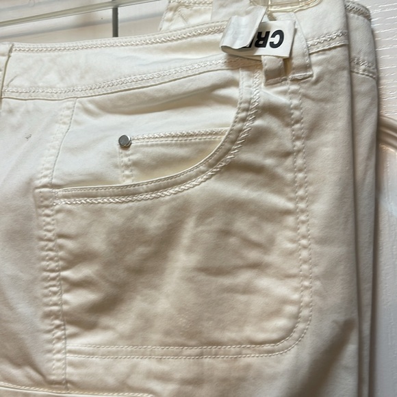 Capris - Picture 5 of 7